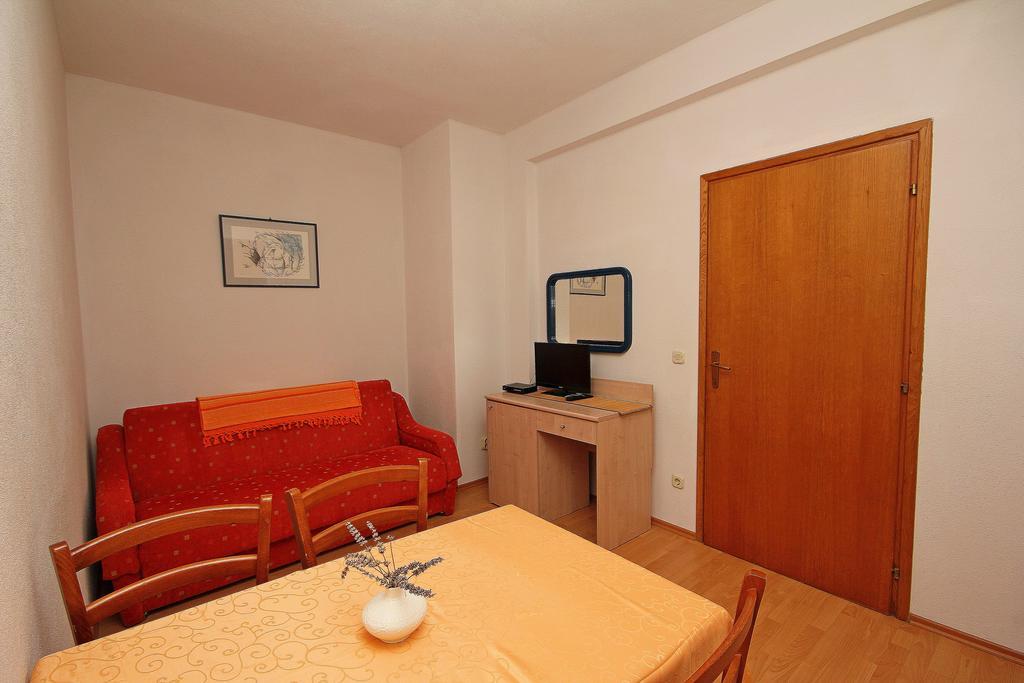 Apartment Adrion *